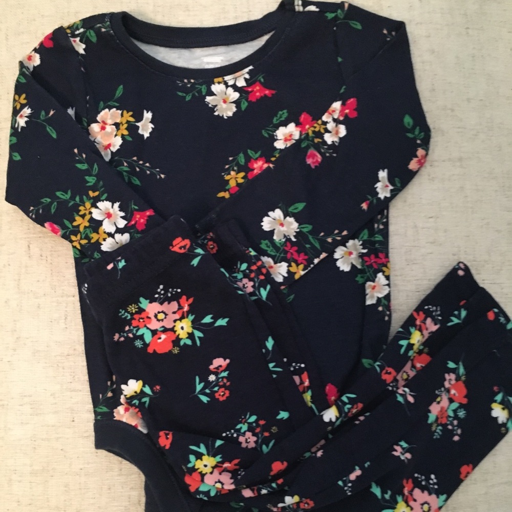 Adorable 6-12 month outfit